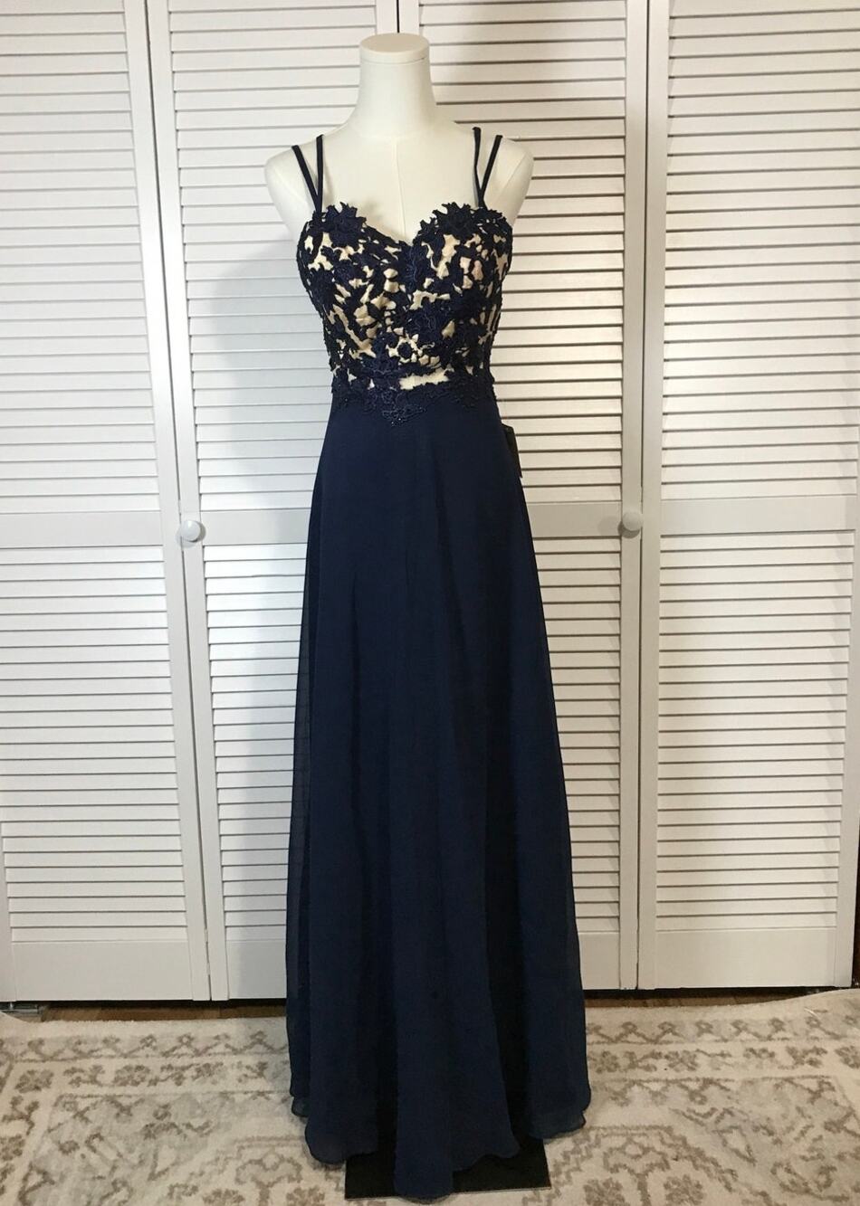 NWT Bee Darlin Chic Navy Floral Lace Column Formal Dress Junior 3/4